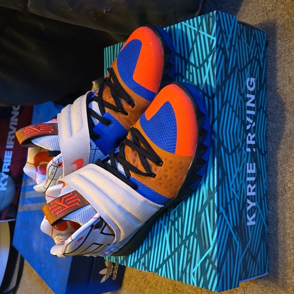 Kyrie Irving S1 Hybrid "What The" shoes (Slightly used, Box Included) - Picture 1 of 7